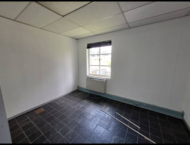 190M² OFFICE TO LET IN HYDE PARK
